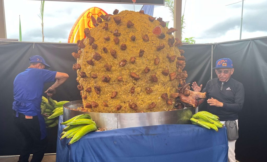 El Bolón de Chicharrón más Grande del Ecuador